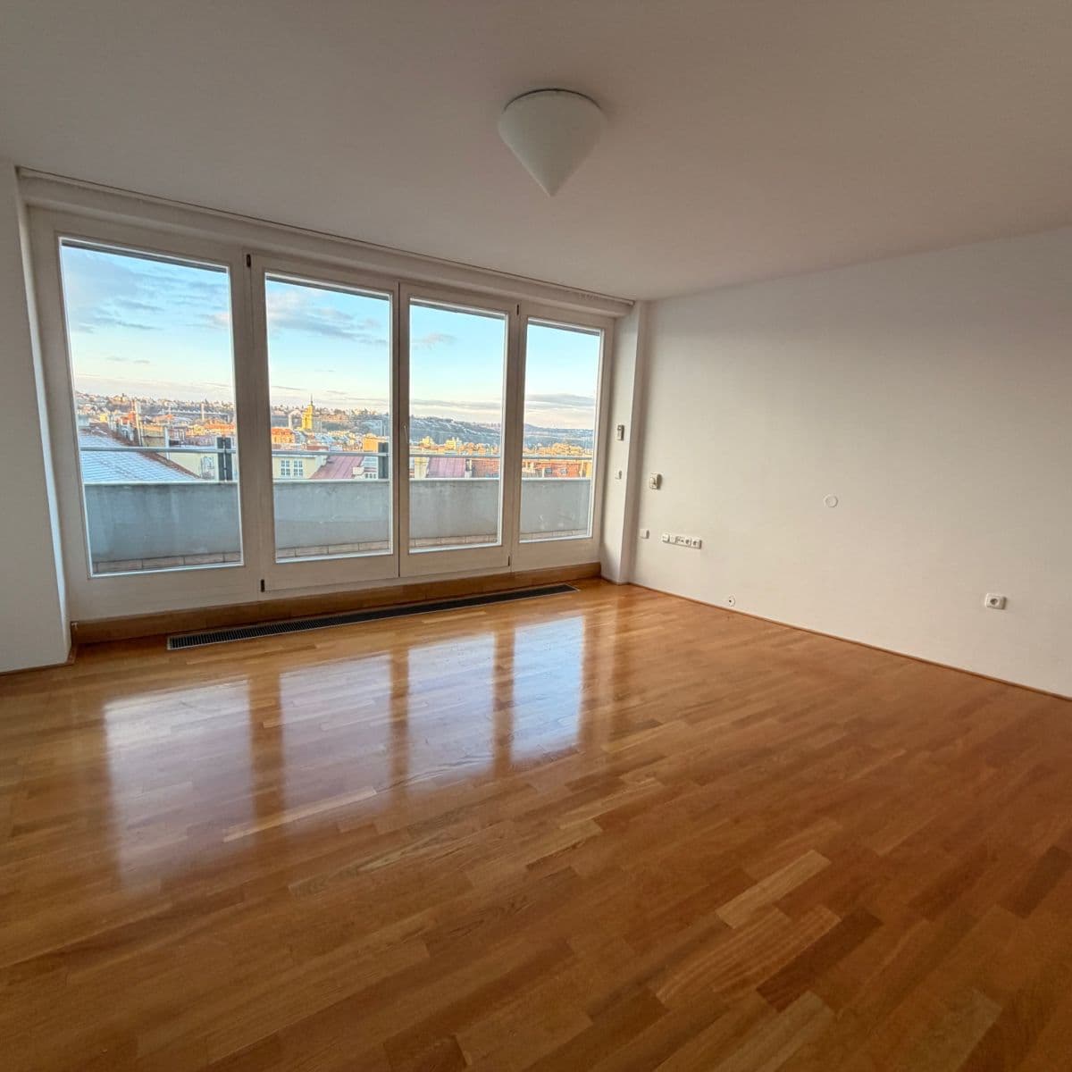 2 bedroom with open-plan kitchen flat to rent, 127 m², Uralská, Prague, Prague 2 bedroom with open-plan kitchen flat to rent, 127 m², Uralská, Prague, Prague