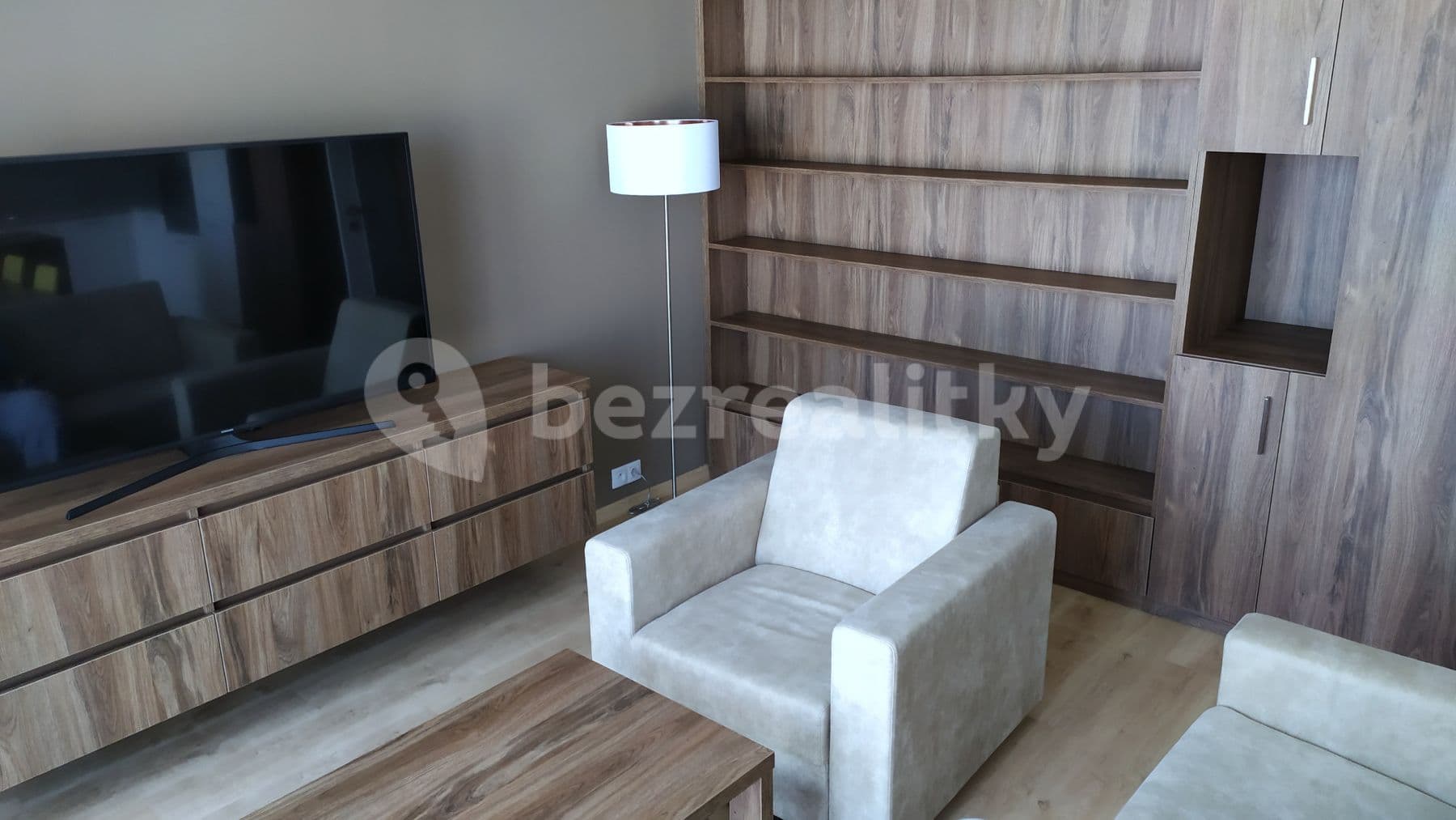 1 bedroom with open-plan kitchen flat to rent, 70 m², Mukařovského, Prague, Prague 1 bedroom with open-plan kitchen flat to rent, 70 m², Mukařovského, Prague, Prague