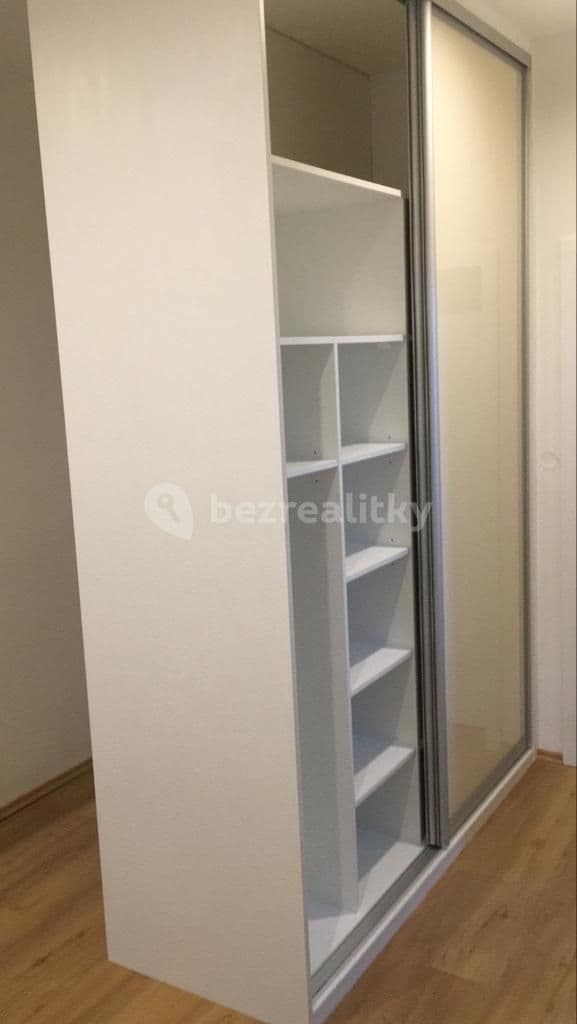 1 bedroom with open-plan kitchen flat to rent, 72 m², Patočkova, Prague, Prague 1 bedroom with open-plan kitchen flat to rent, 72 m², Patočkova, Prague, Prague