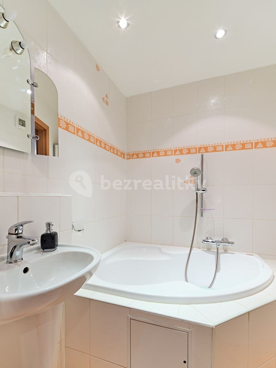 2 bedroom with open-plan kitchen flat to rent, 68 m², Zlešická, Prague, Prague 2 bedroom with open-plan kitchen flat to rent, 68 m², Zlešická, Prague, Prague