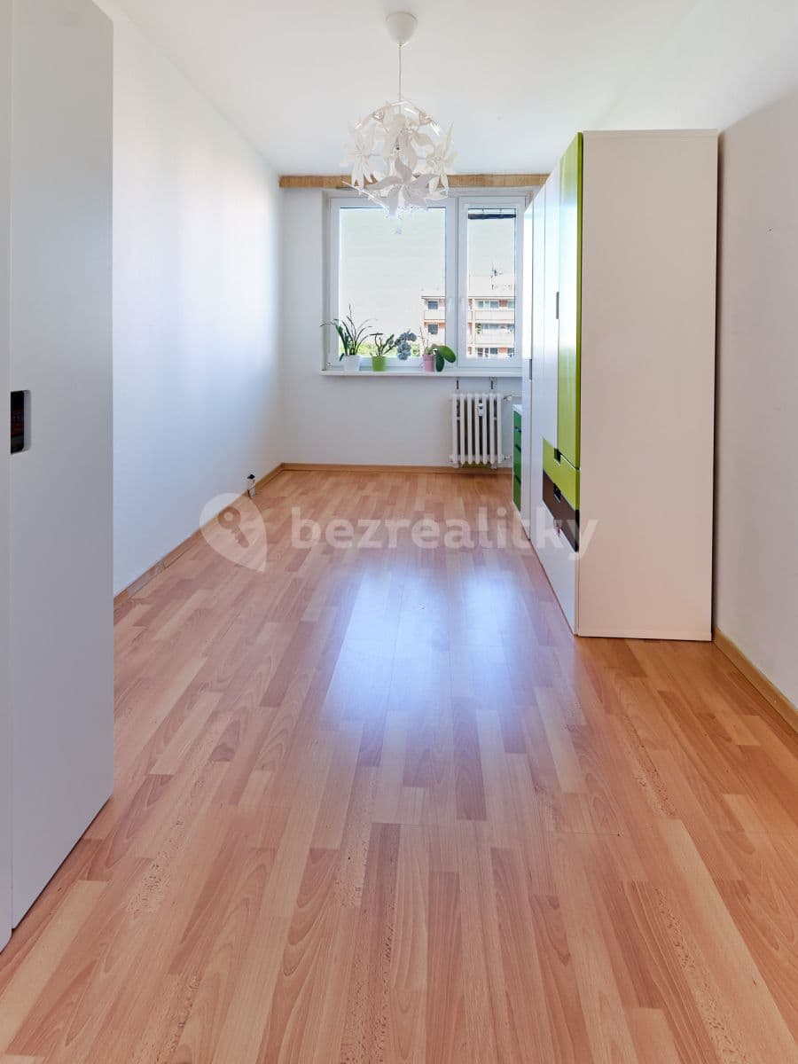 2 bedroom with open-plan kitchen flat to rent, 68 m², Zlešická, Prague, Prague 2 bedroom with open-plan kitchen flat to rent, 68 m², Zlešická, Prague, Prague