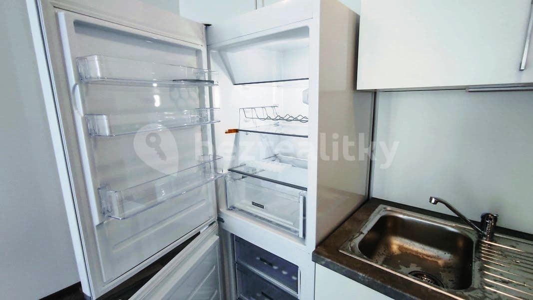 Studio flat to rent, 35 m², Zvěřinova, Prague, Prague Studio flat to rent, 35 m², Zvěřinova, Prague, Prague