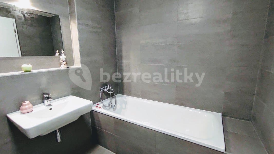 Studio flat to rent, 35 m², Zvěřinova, Prague, Prague Studio flat to rent, 35 m², Zvěřinova, Prague, Prague