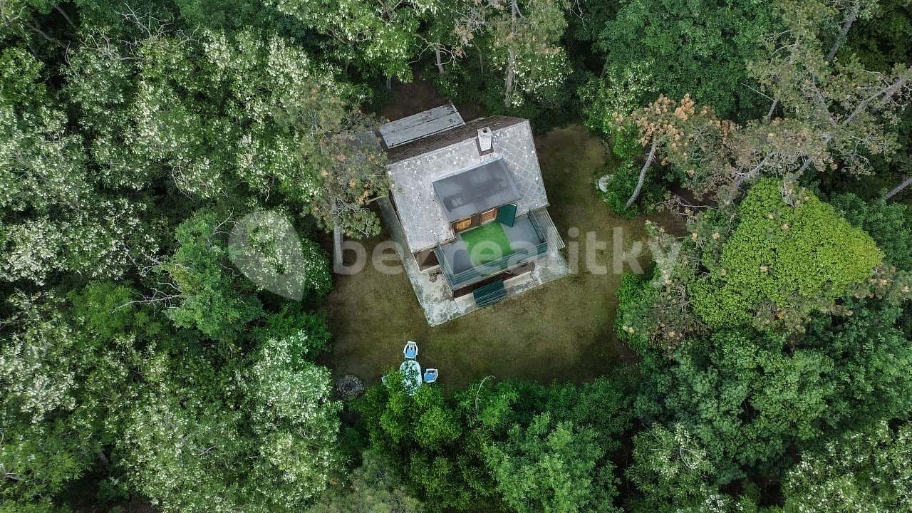 recreational property to rent, 0 m², Petrov, Středočeský Region recreational property to rent, 0 m², Petrov, Středočeský Region