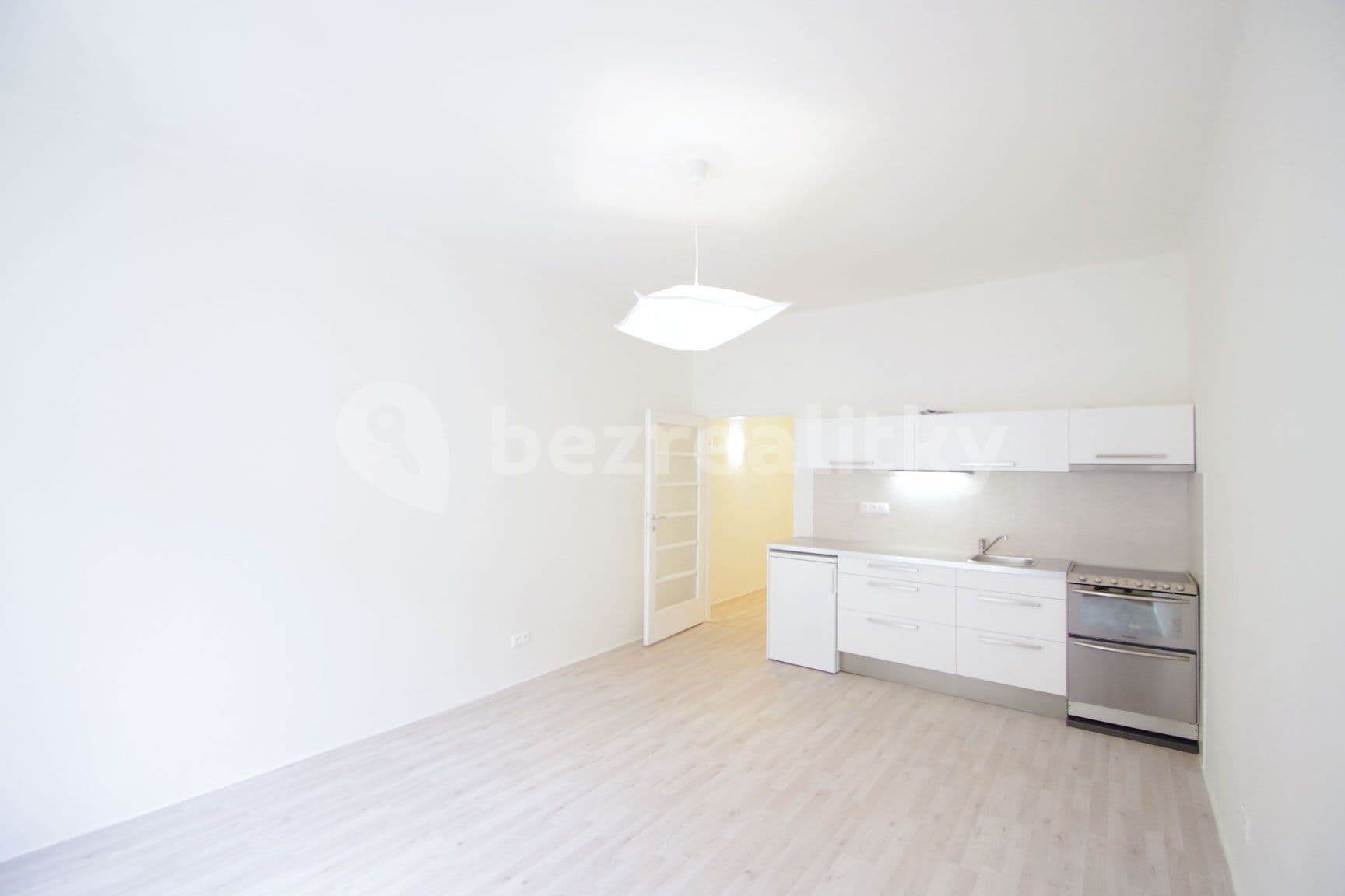 Small studio flat to rent, 33 m², Malešická, Prague, Prague Small studio flat to rent, 33 m², Malešická, Prague, Prague
