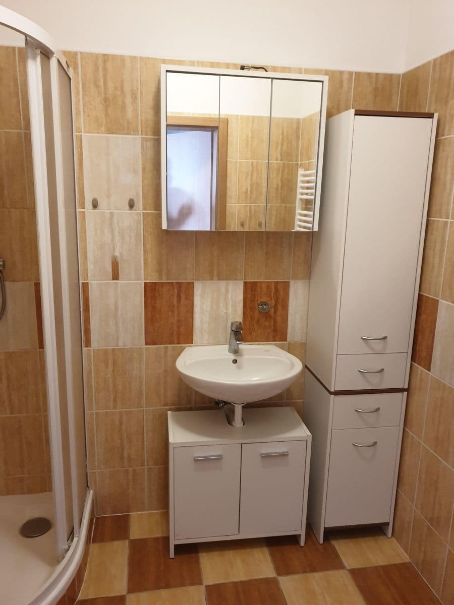3 bedroom with open-plan kitchen flat to rent, 120 m², Krnovská, Opava, Moravskoslezský Region 3 bedroom with open-plan kitchen flat to rent, 120 m², Krnovská, Opava, Moravskoslezský Region