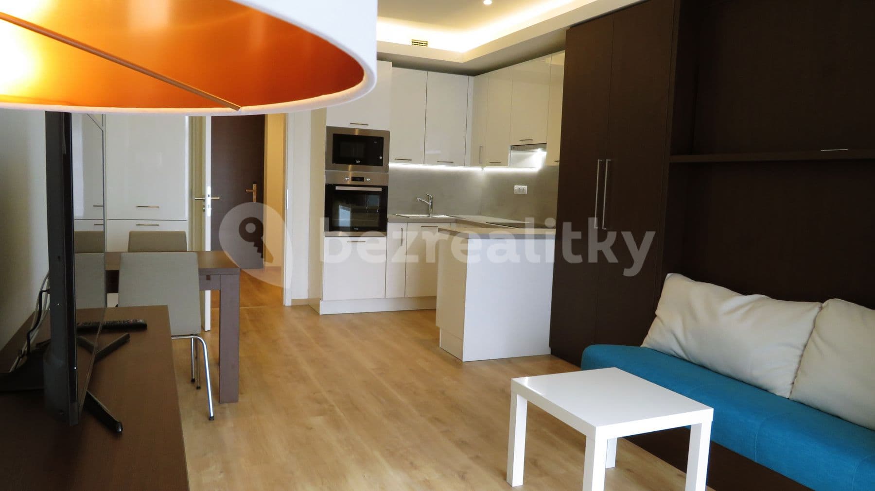 Studio flat to rent, 36 m², Mukařovského, Prague, Prague Studio flat to rent, 36 m², Mukařovského, Prague, Prague