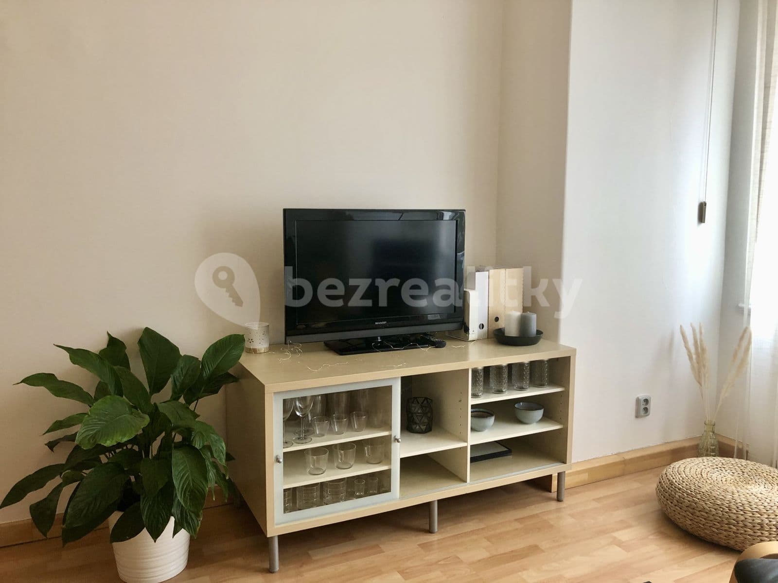 1 bedroom with open-plan kitchen flat to rent, 53 m², Čajkovského, Prague, Prague 1 bedroom with open-plan kitchen flat to rent, 53 m², Čajkovského, Prague, Prague
