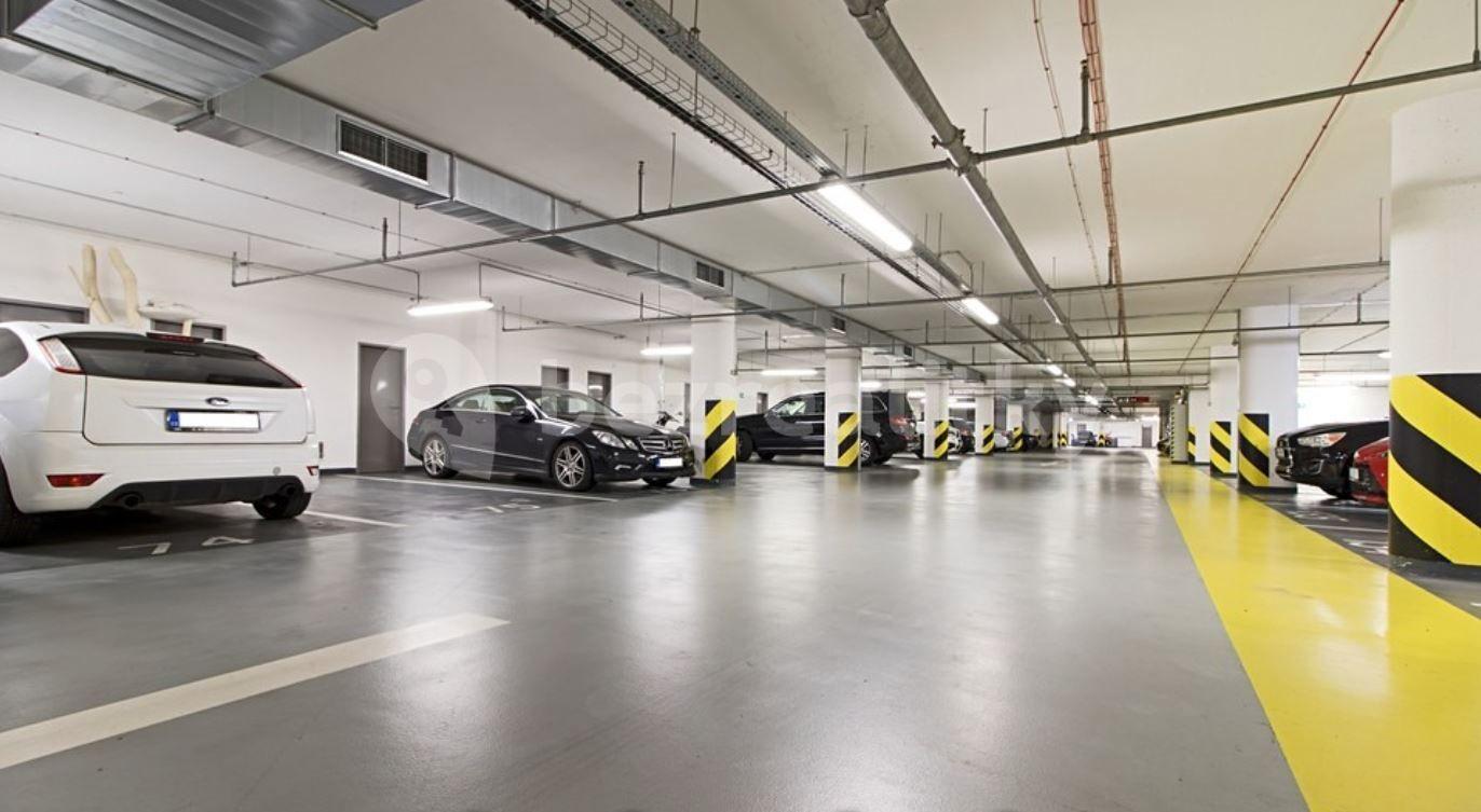 garage to rent, 30 m², Korunní, Prague, Prague