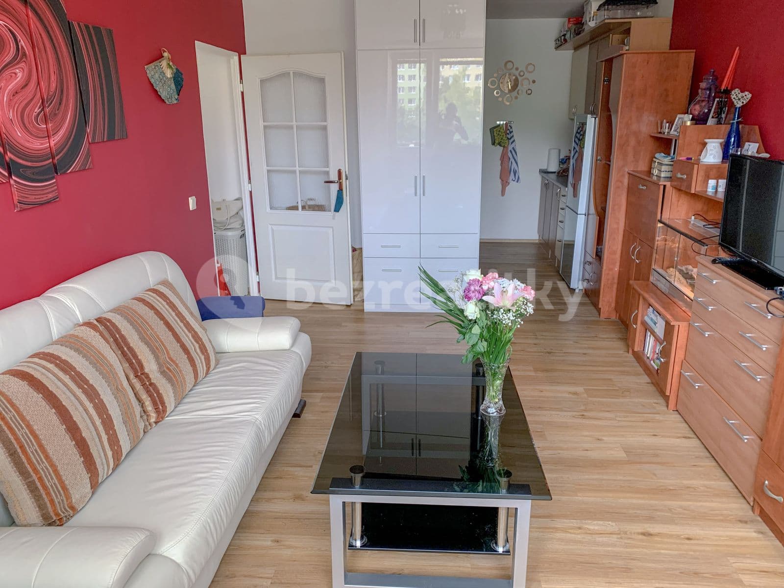 1 bedroom with open-plan kitchen flat to rent, 43 m², Makovského, Prague, Prague 1 bedroom with open-plan kitchen flat to rent, 43 m², Makovského, Prague, Prague