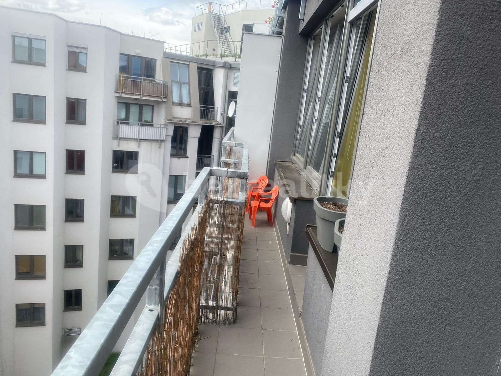 1 bedroom with open-plan kitchen flat to rent, 57 m², Bartoškova, Prague, Prague 1 bedroom with open-plan kitchen flat to rent, 57 m², Bartoškova, Prague, Prague