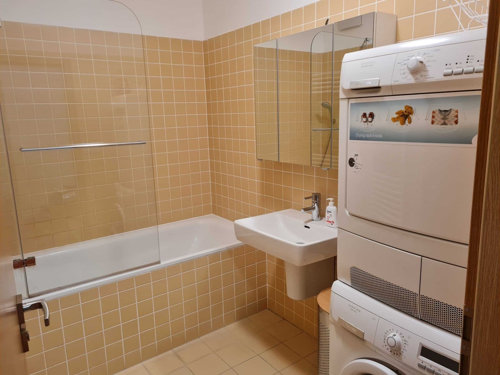 1 bedroom with open-plan kitchen flat to rent, 62 m², U Uranie, Prague, Prague 1 bedroom with open-plan kitchen flat to rent, 62 m², U Uranie, Prague, Prague