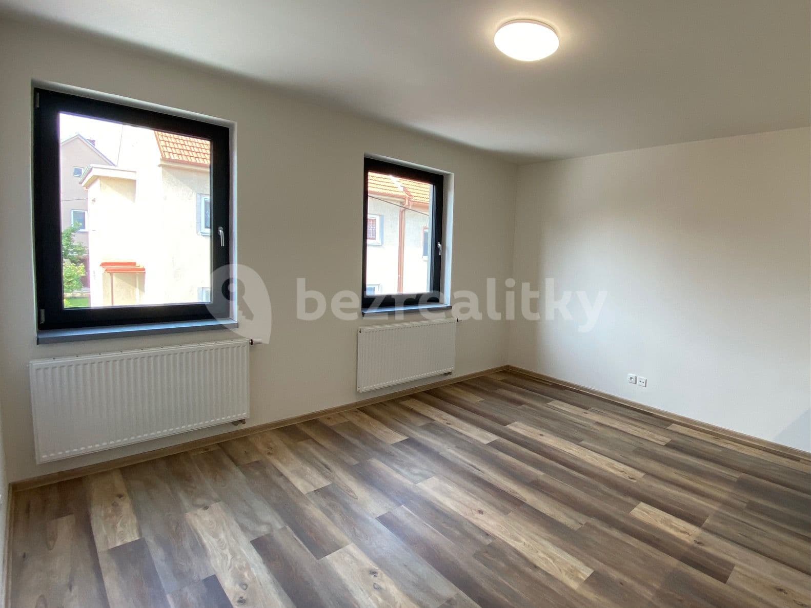1 bedroom with open-plan kitchen flat to rent, 46 m², Nešverova, Brno, Jihomoravský Region 1 bedroom with open-plan kitchen flat to rent, 46 m², Nešverova, Brno, Jihomoravský Region