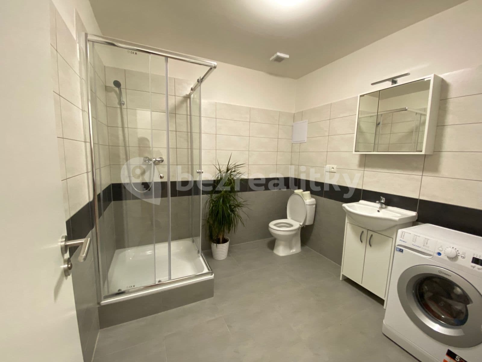 1 bedroom with open-plan kitchen flat to rent, 46 m², Nešverova, Brno, Jihomoravský Region 1 bedroom with open-plan kitchen flat to rent, 46 m², Nešverova, Brno, Jihomoravský Region