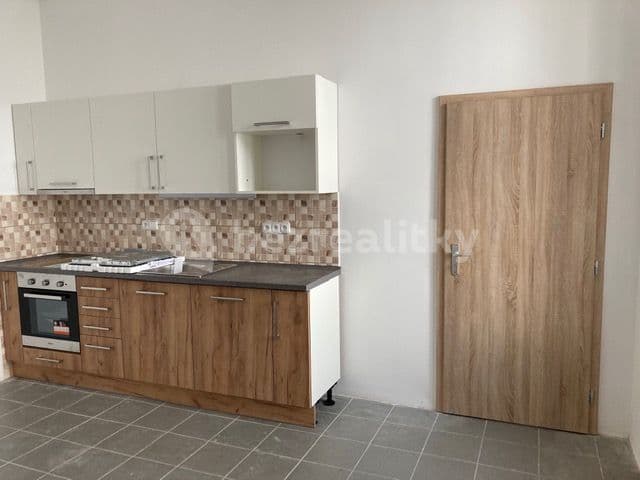 Studio flat to rent, 30 m², Palackého náměstí, Ivančice, Jihomoravský Region Studio flat to rent, 30 m², Palackého náměstí, Ivančice, Jihomoravský Region