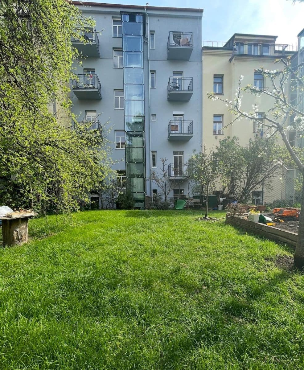 Small studio flat to rent, 25 m², Kamenická, Prague, Prague Small studio flat to rent, 25 m², Kamenická, Prague, Prague