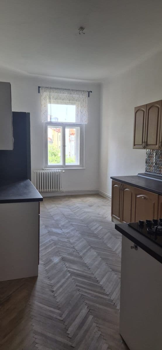 3 bedroom flat to rent, 98 m², Slavíkova, Prague, Prague 3 bedroom flat to rent, 98 m², Slavíkova, Prague, Prague