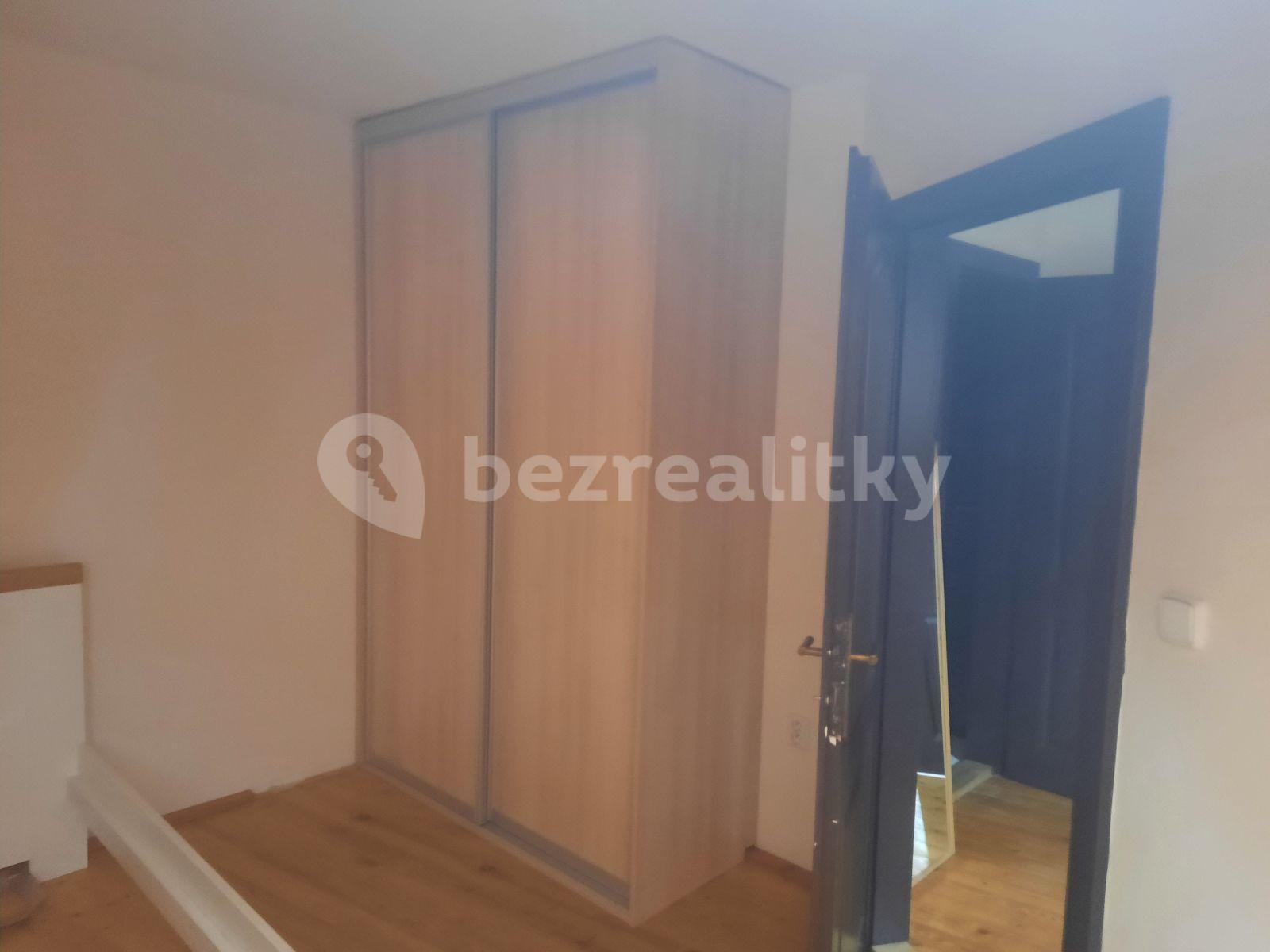 1 bedroom with open-plan kitchen flat to rent, 55 m², Velvarská, Horoměřice, Středočeský Region