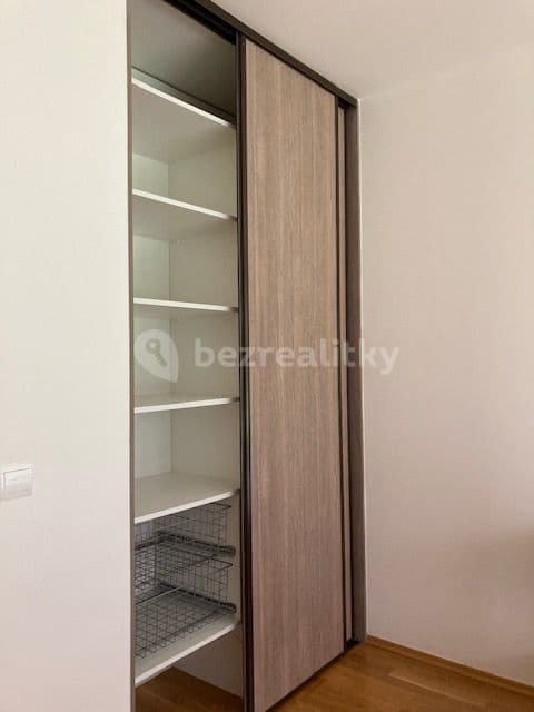 1 bedroom with open-plan kitchen flat to rent, 52 m², Brzorádových, Prague, Prague 1 bedroom with open-plan kitchen flat to rent, 52 m², Brzorádových, Prague, Prague