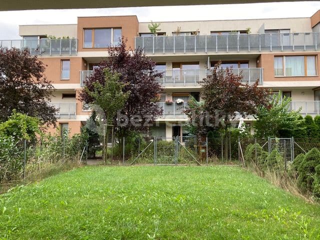 1 bedroom with open-plan kitchen flat to rent, 52 m², Brzorádových, Prague, Prague 1 bedroom with open-plan kitchen flat to rent, 52 m², Brzorádových, Prague, Prague