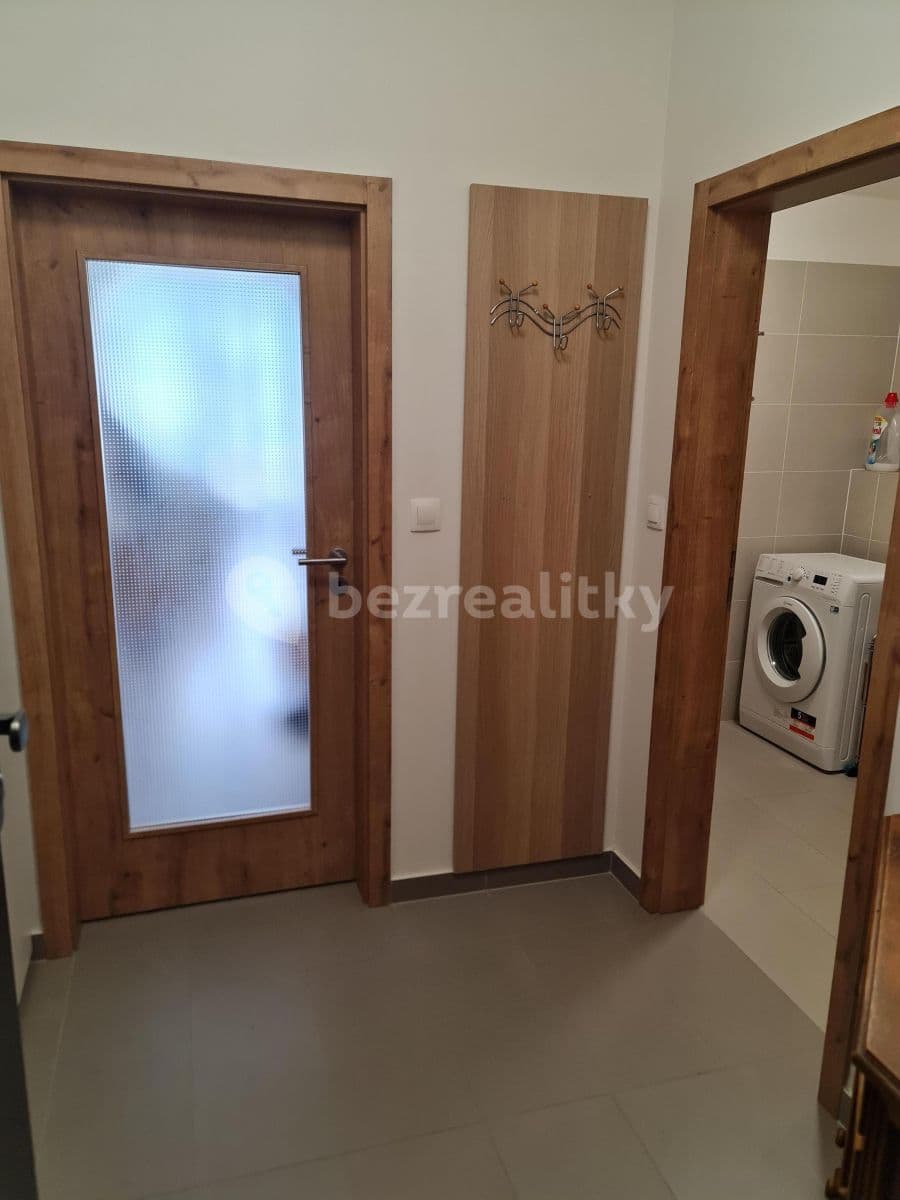 Studio flat to rent, 33 m², Miroslava Hajna, Prague, Prague Studio flat to rent, 33 m², Miroslava Hajna, Prague, Prague