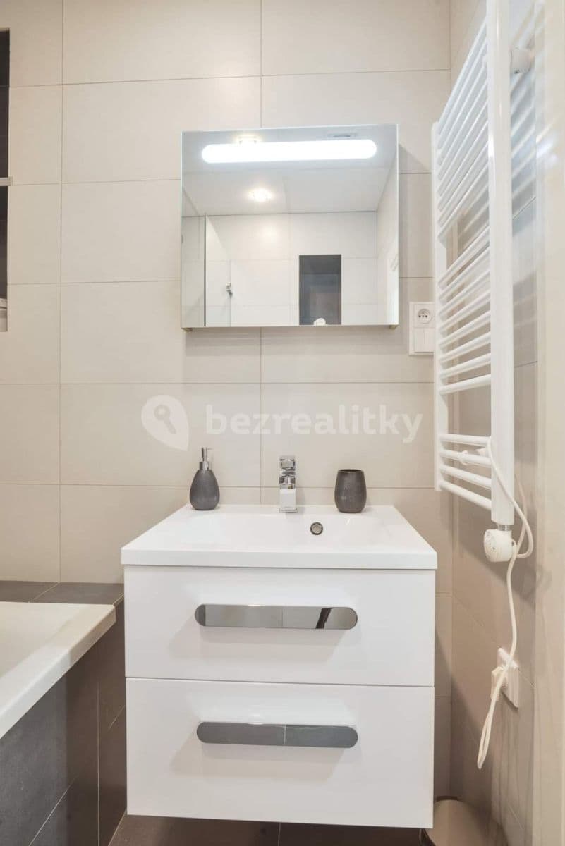 2 bedroom flat to rent, 74 m², Baranova, Prague, Prague 2 bedroom flat to rent, 74 m², Baranova, Prague, Prague
