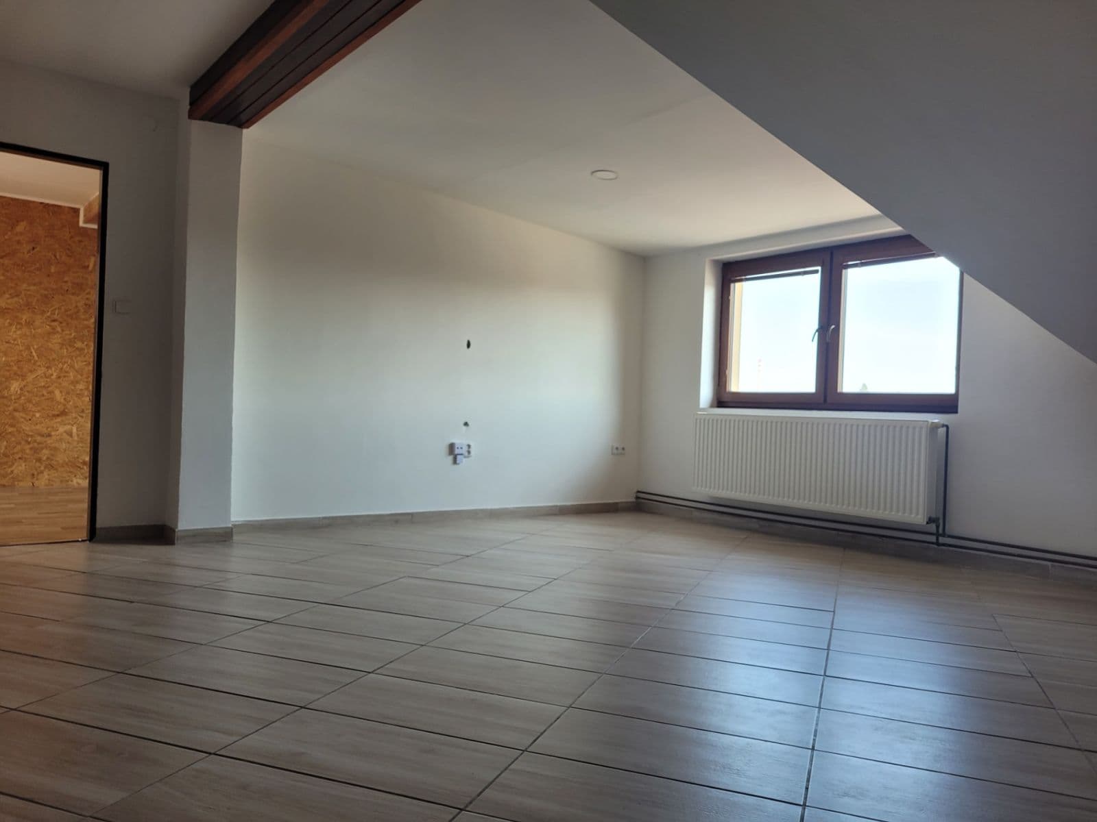 3 bedroom flat to rent, 116 m², U Borků, Kolín, Středočeský Region 3 bedroom flat to rent, 116 m², U Borků, Kolín, Středočeský Region