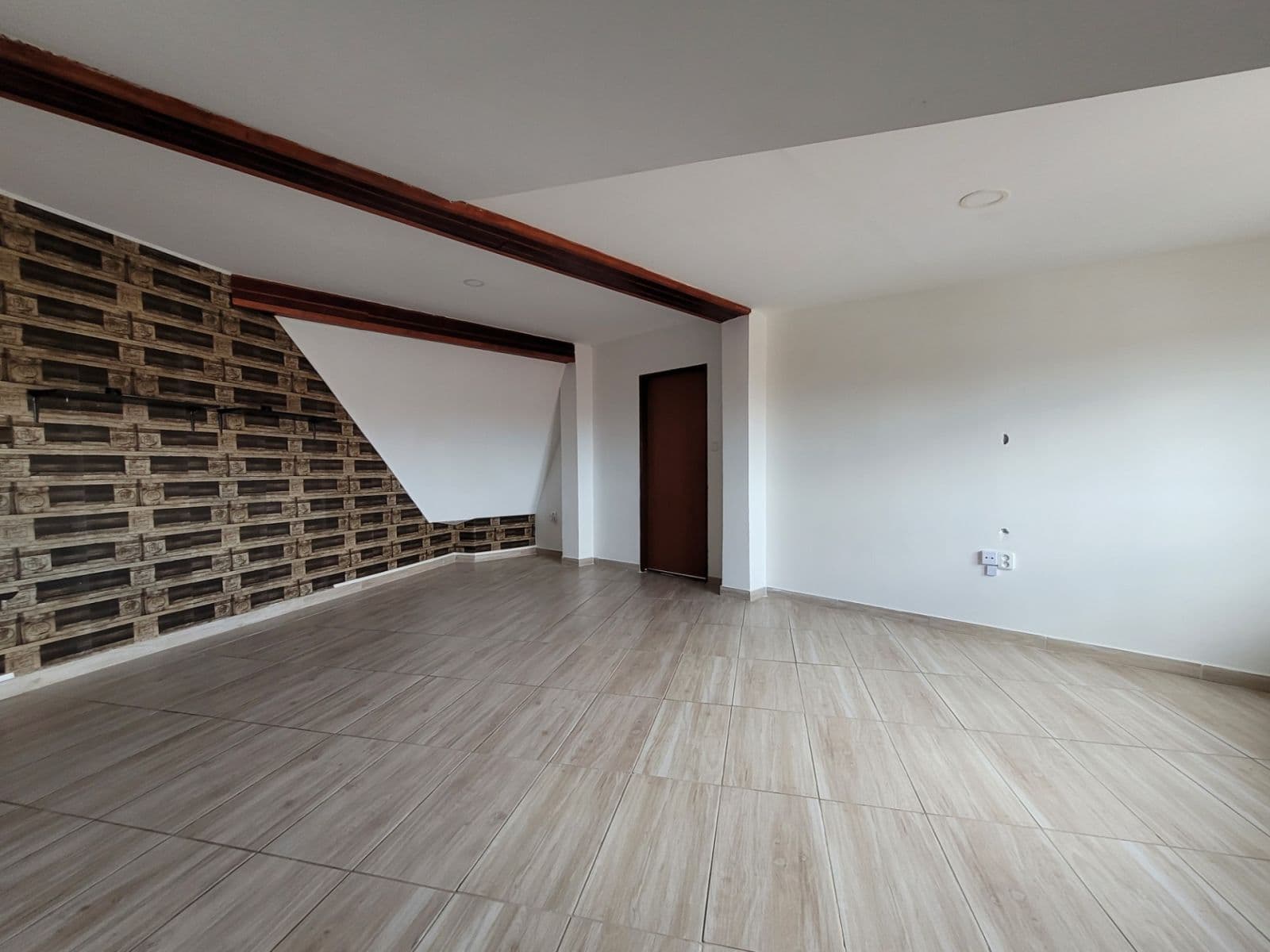 3 bedroom flat to rent, 116 m², U Borků, Kolín, Středočeský Region 3 bedroom flat to rent, 116 m², U Borků, Kolín, Středočeský Region