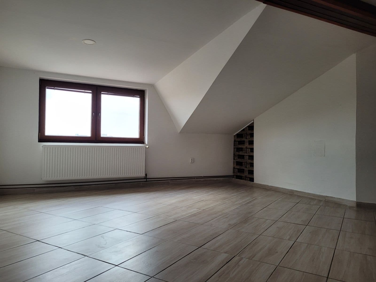 3 bedroom flat to rent, 116 m², U Borků, Kolín, Středočeský Region 3 bedroom flat to rent, 116 m², U Borků, Kolín, Středočeský Region