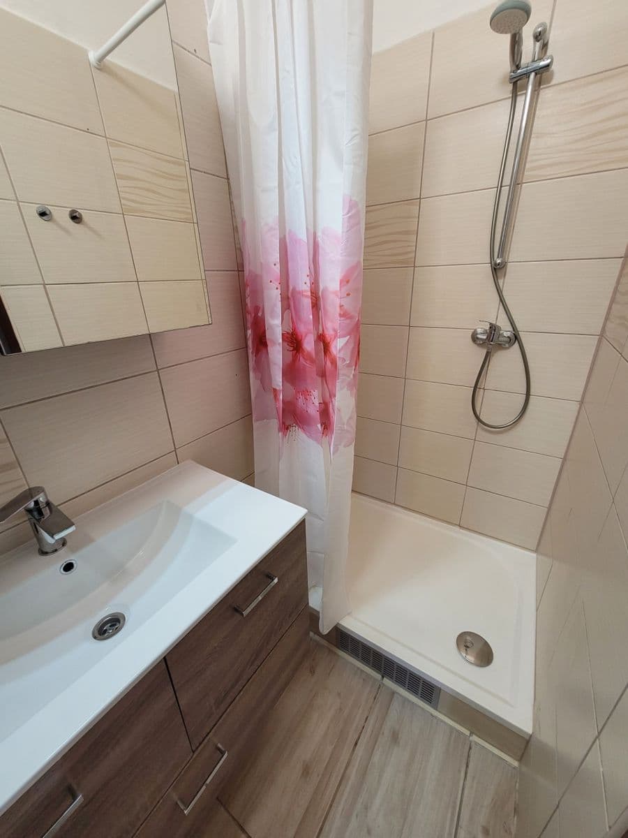 3 bedroom flat to rent, 116 m², U Borků, Kolín, Středočeský Region 3 bedroom flat to rent, 116 m², U Borků, Kolín, Středočeský Region