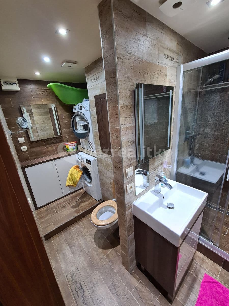 2 bedroom with open-plan kitchen flat to rent, 75 m², Vejrostova, Brno, Jihomoravský Region 2 bedroom with open-plan kitchen flat to rent, 75 m², Vejrostova, Brno, Jihomoravský Region