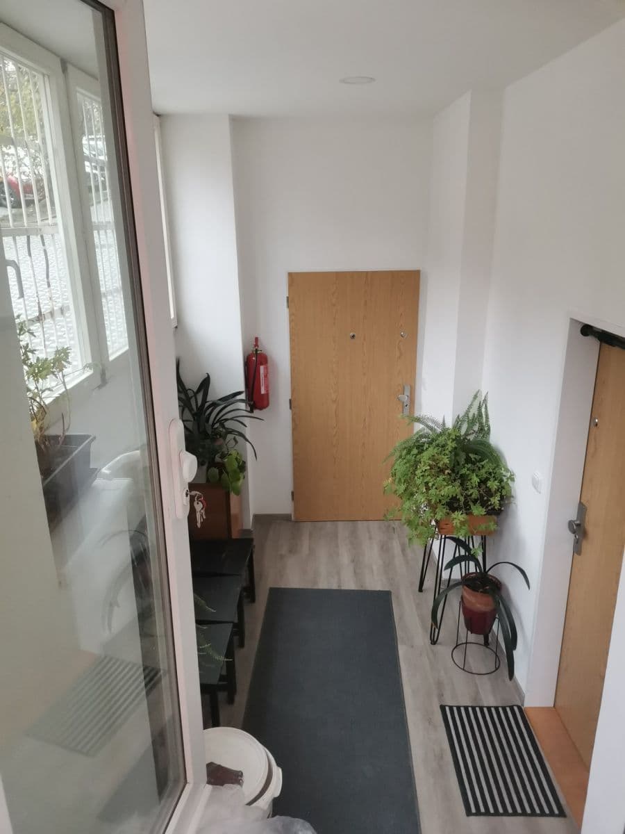 non-residential property to rent, 26 m², Na Míčánkách, Prague, Prague non-residential property to rent, 26 m², Na Míčánkách, Prague, Prague