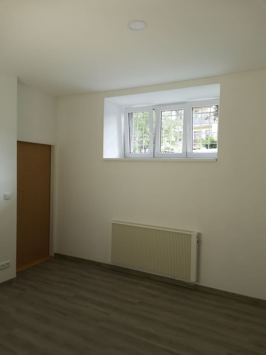 non-residential property to rent, 26 m², Na Míčánkách, Prague, Prague non-residential property to rent, 26 m², Na Míčánkách, Prague, Prague