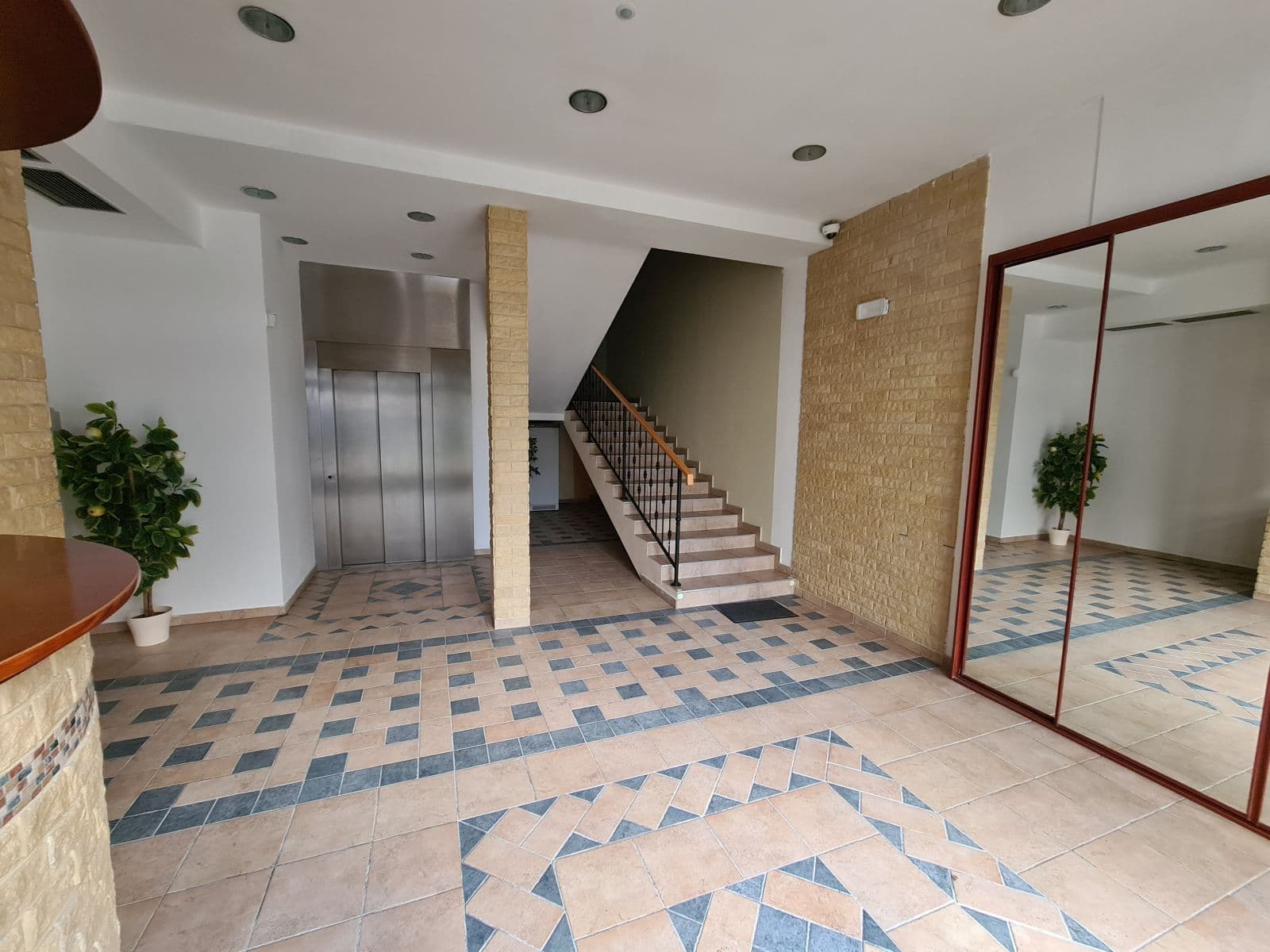 Studio flat to rent, 55 m², Masarykovo náměstí, Brandýs nad Labem-Stará Boleslav, Středočeský Region Studio flat to rent, 55 m², Masarykovo náměstí, Brandýs nad Labem-Stará Boleslav, Středočeský Region