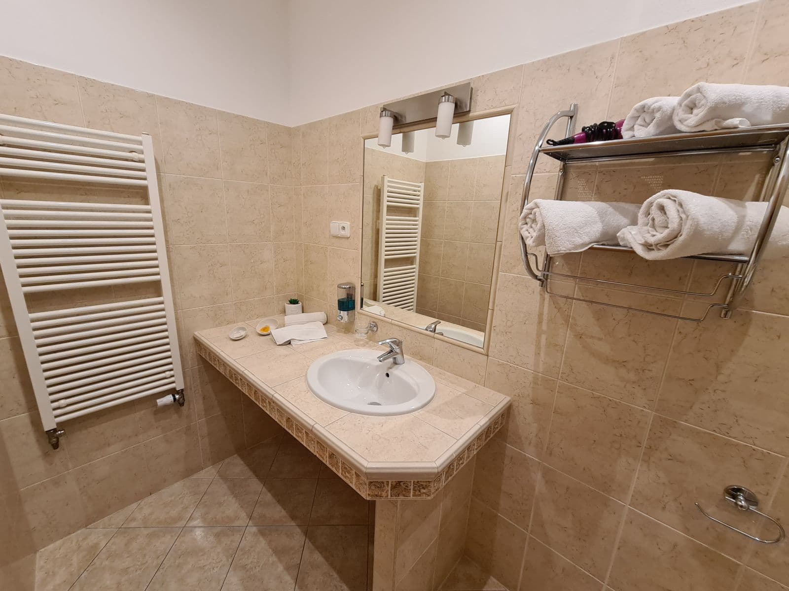 Studio flat to rent, 55 m², Masarykovo náměstí, Brandýs nad Labem-Stará Boleslav, Středočeský Region Studio flat to rent, 55 m², Masarykovo náměstí, Brandýs nad Labem-Stará Boleslav, Středočeský Region