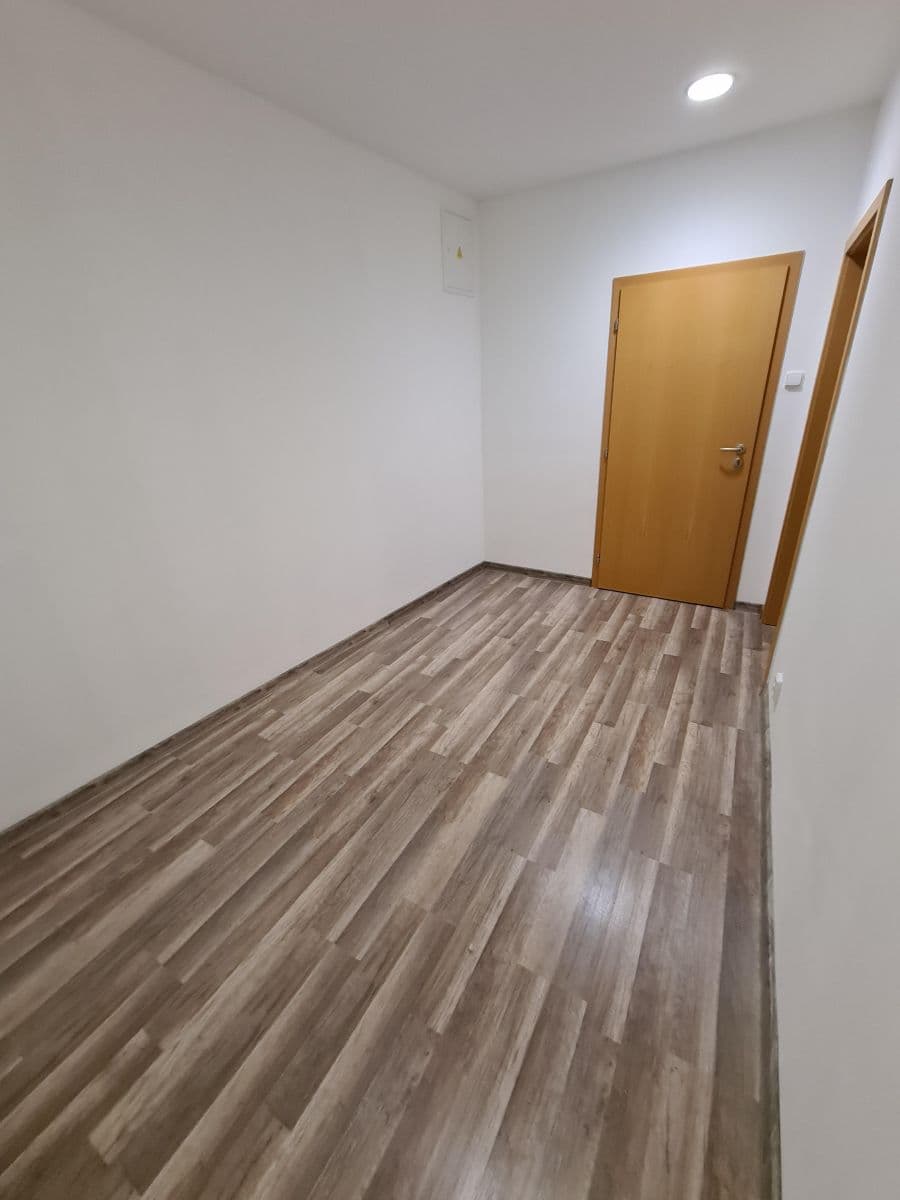 Studio flat to rent, 55 m², Masarykovo náměstí, Brandýs nad Labem-Stará Boleslav, Středočeský Region Studio flat to rent, 55 m², Masarykovo náměstí, Brandýs nad Labem-Stará Boleslav, Středočeský Region