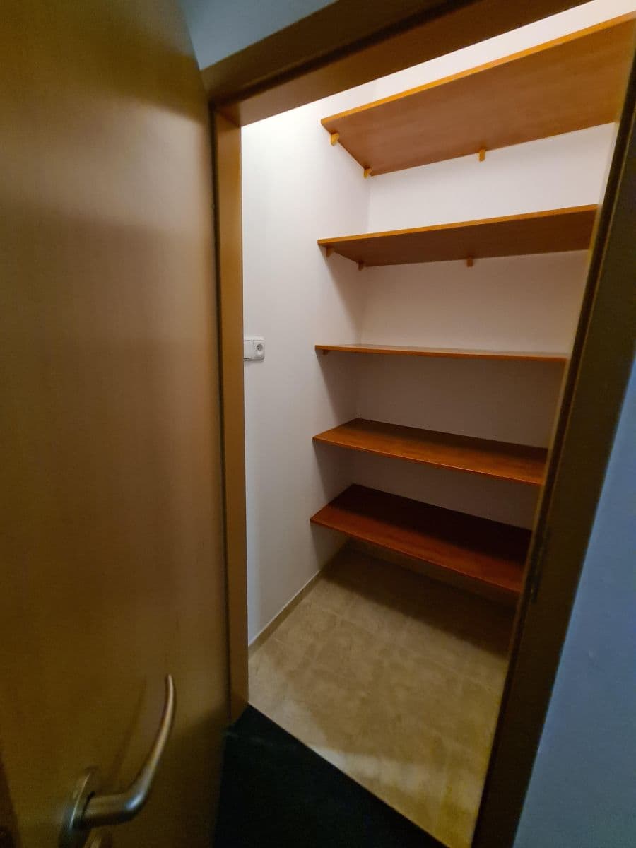 Studio flat to rent, 55 m², Masarykovo náměstí, Brandýs nad Labem-Stará Boleslav, Středočeský Region Studio flat to rent, 55 m², Masarykovo náměstí, Brandýs nad Labem-Stará Boleslav, Středočeský Region