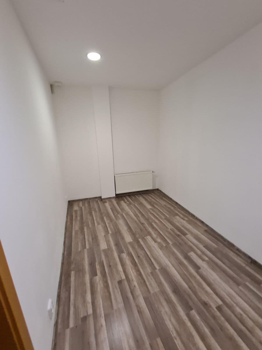 Studio flat to rent, 55 m², Masarykovo náměstí, Brandýs nad Labem-Stará Boleslav, Středočeský Region Studio flat to rent, 55 m², Masarykovo náměstí, Brandýs nad Labem-Stará Boleslav, Středočeský Region