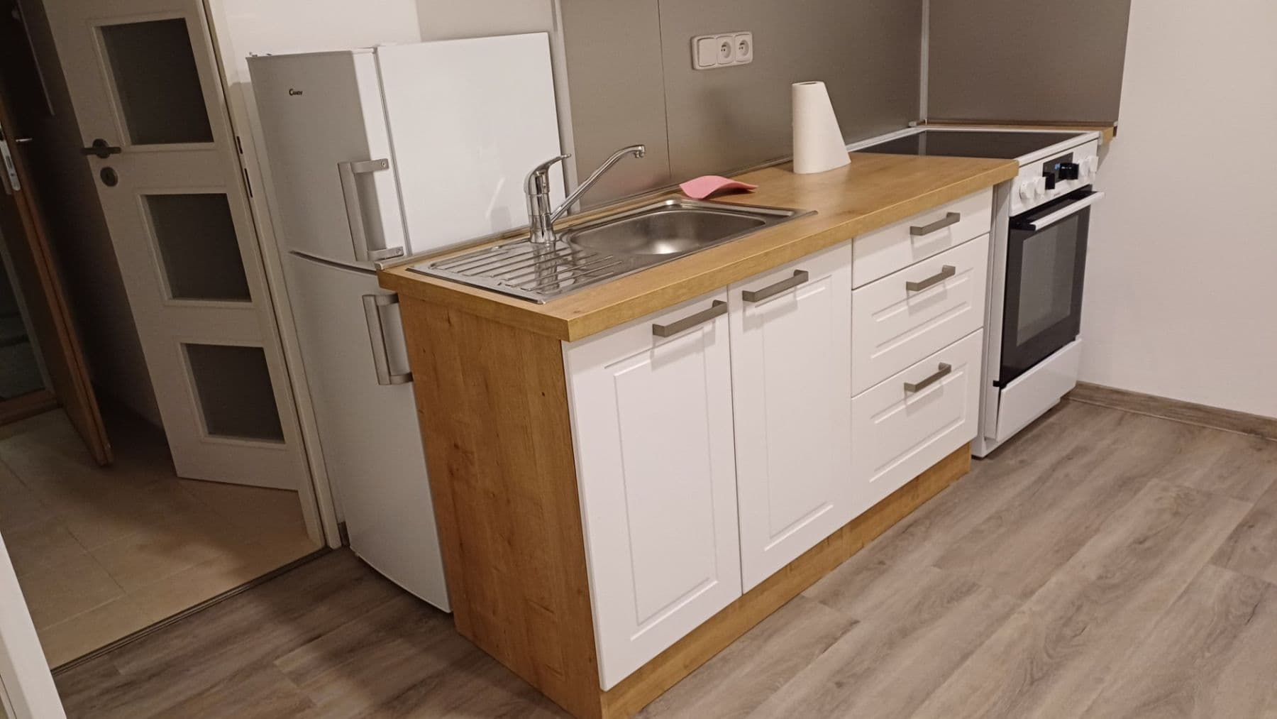 Small studio flat to rent, 26 m², Na Míčánkách, Prague, Prague Small studio flat to rent, 26 m², Na Míčánkách, Prague, Prague