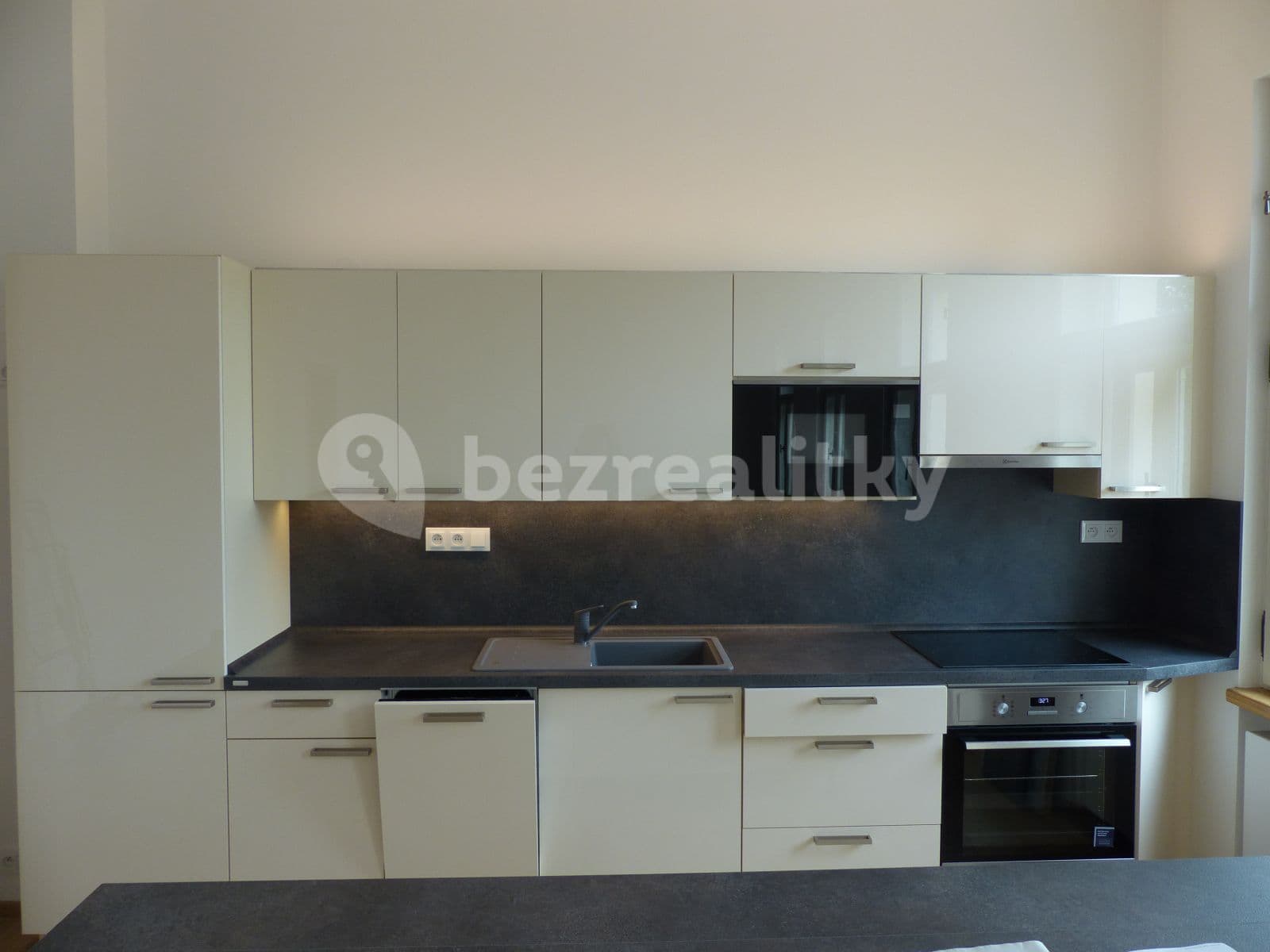 1 bedroom with open-plan kitchen flat to rent, 75 m², Ondřejská, Karlovy Vary, Karlovarský Region 1 bedroom with open-plan kitchen flat to rent, 75 m², Ondřejská, Karlovy Vary, Karlovarský Region