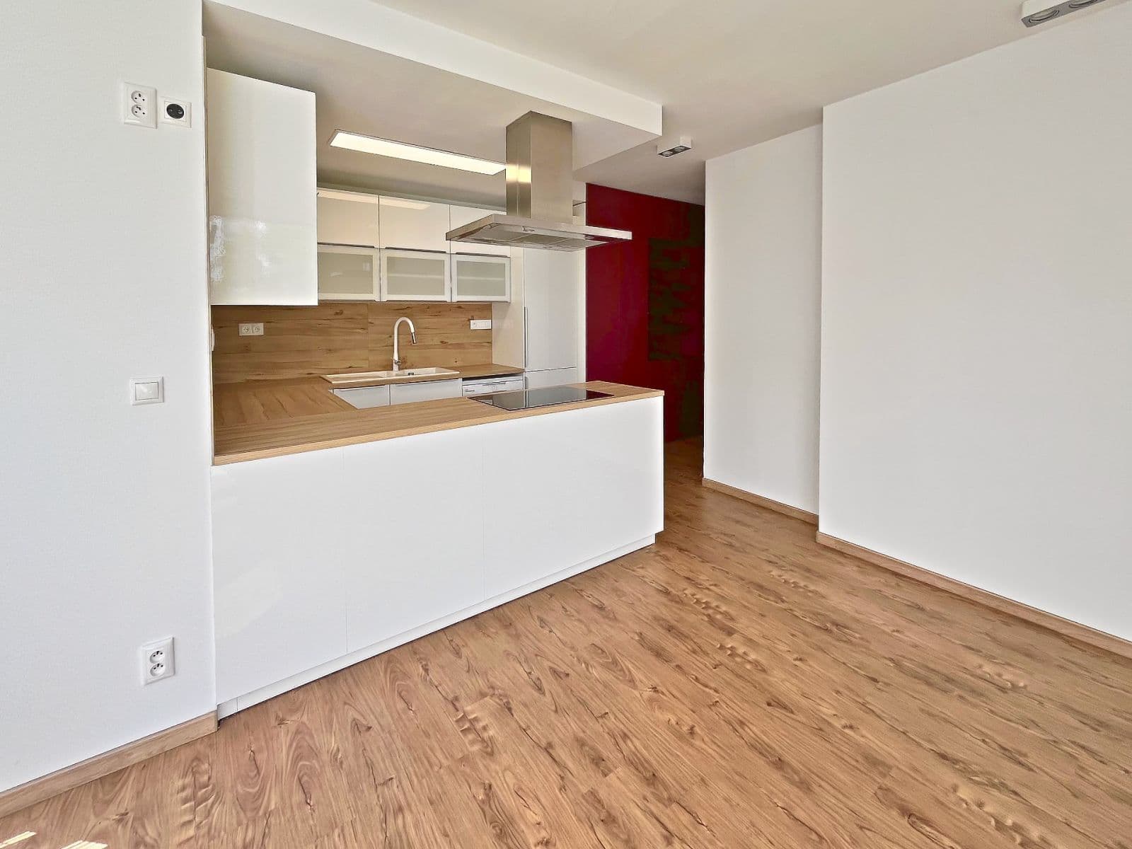 2 bedroom with open-plan kitchen flat to rent, 64 m², Jurkovičova, Prague, Prague 2 bedroom with open-plan kitchen flat to rent, 64 m², Jurkovičova, Prague, Prague