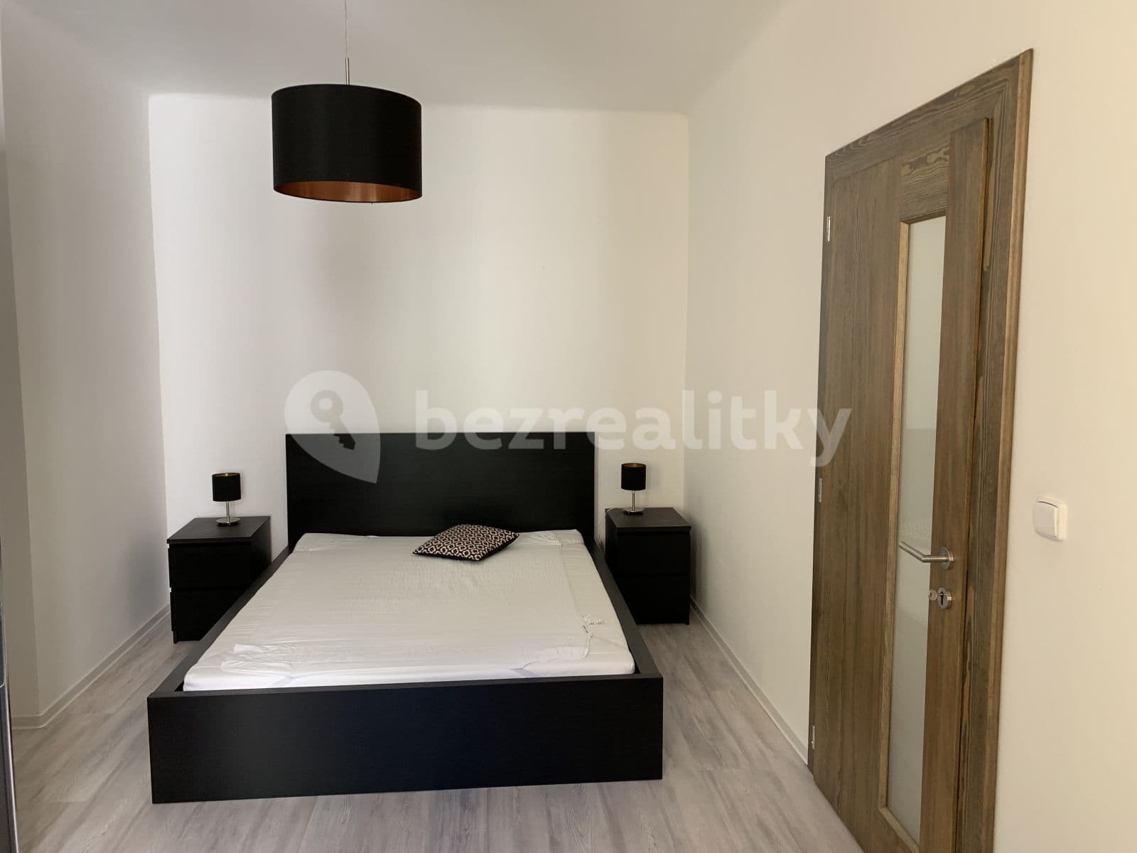 1 bedroom with open-plan kitchen flat to rent, 49 m², Bořivojova, Prague, Prague 1 bedroom with open-plan kitchen flat to rent, 49 m², Bořivojova, Prague, Prague