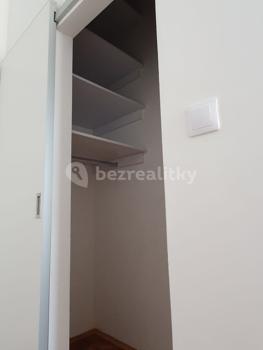 2 bedroom with open-plan kitchen flat to rent, 72 m², Ostrovského, Prague, Prague 2 bedroom with open-plan kitchen flat to rent, 72 m², Ostrovského, Prague, Prague