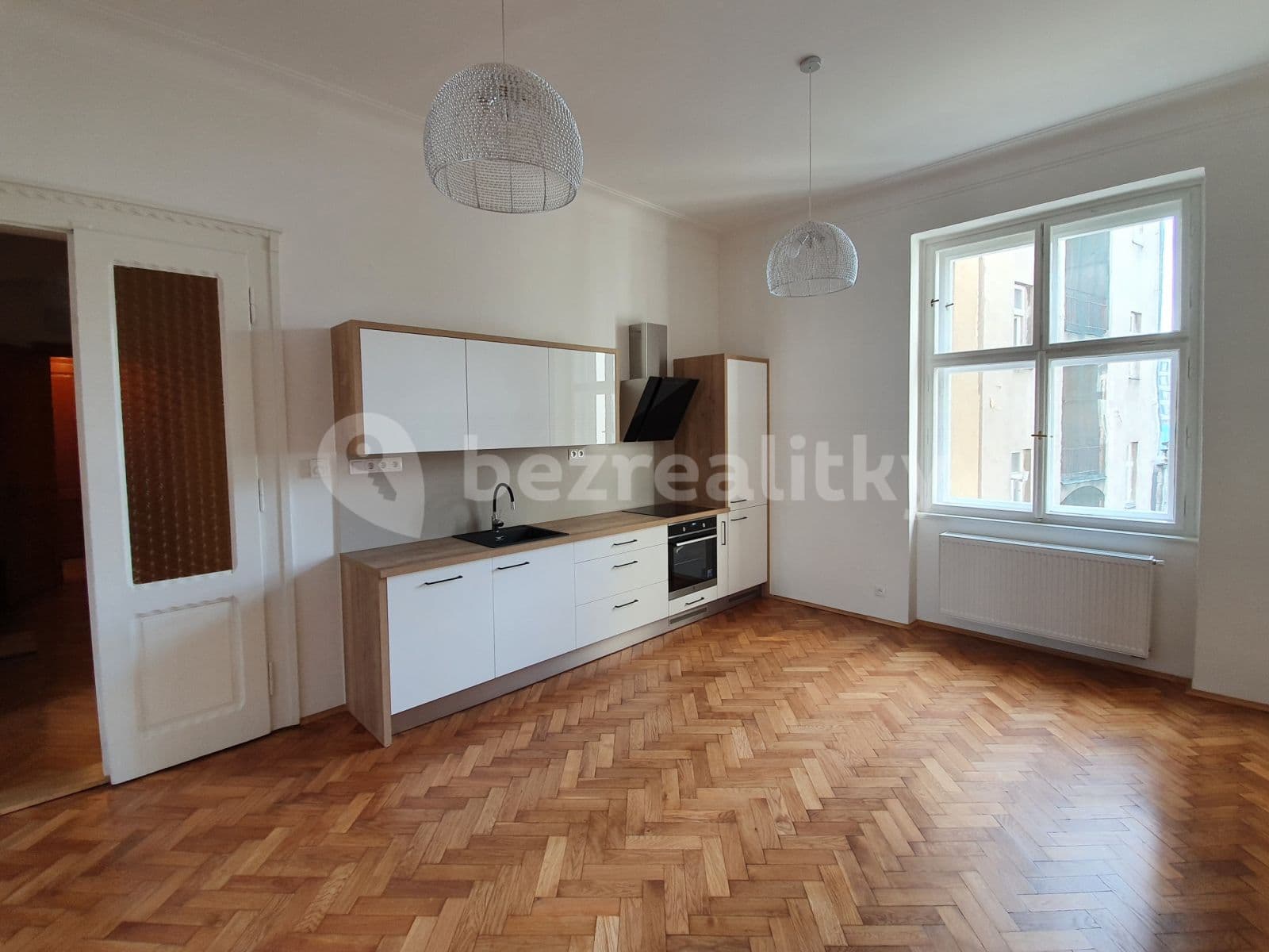 2 bedroom with open-plan kitchen flat to rent, 72 m², Ostrovského, Prague, Prague 2 bedroom with open-plan kitchen flat to rent, 72 m², Ostrovského, Prague, Prague