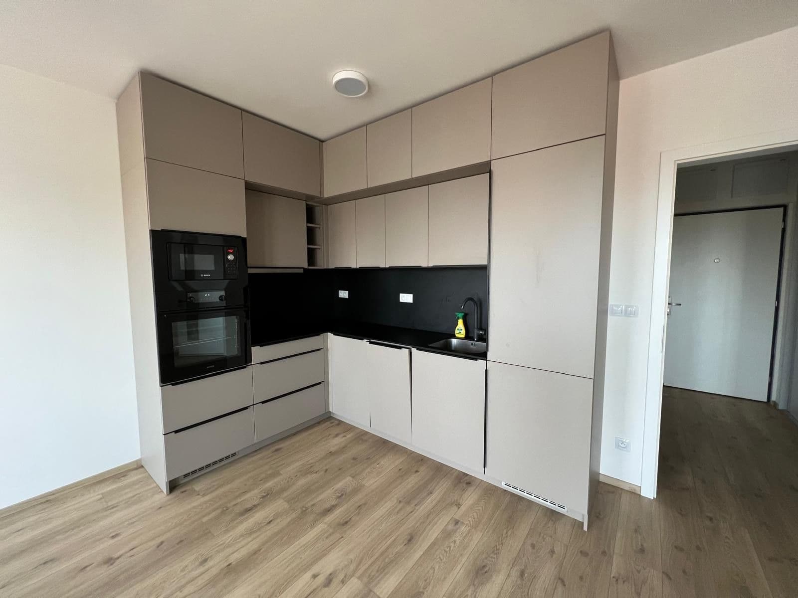 Studio flat to rent, 38 m², Olgy Havlové, Prague, Prague Studio flat to rent, 38 m², Olgy Havlové, Prague, Prague
