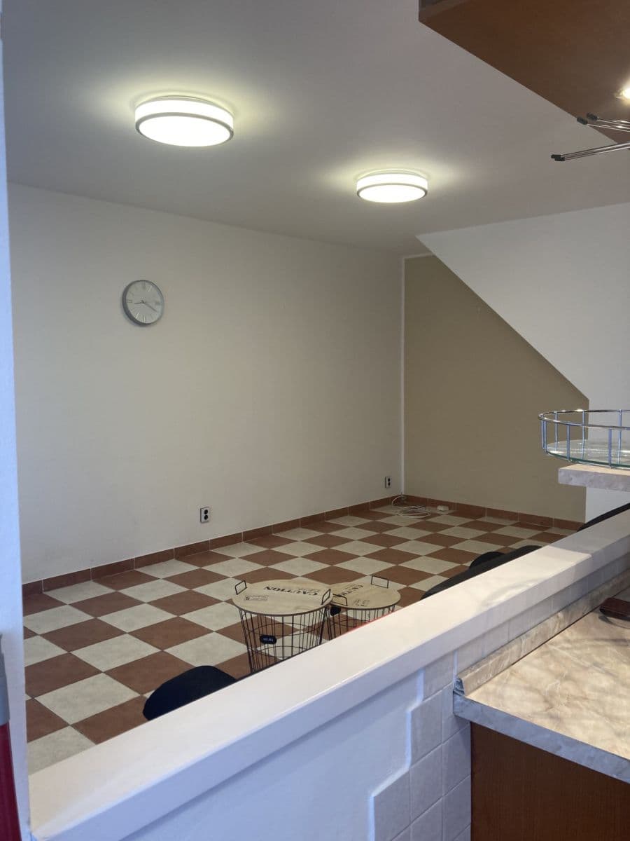 3 bedroom flat to rent, 78 m², náměstí Sítná, Kladno, Středočeský Region 3 bedroom flat to rent, 78 m², náměstí Sítná, Kladno, Středočeský Region