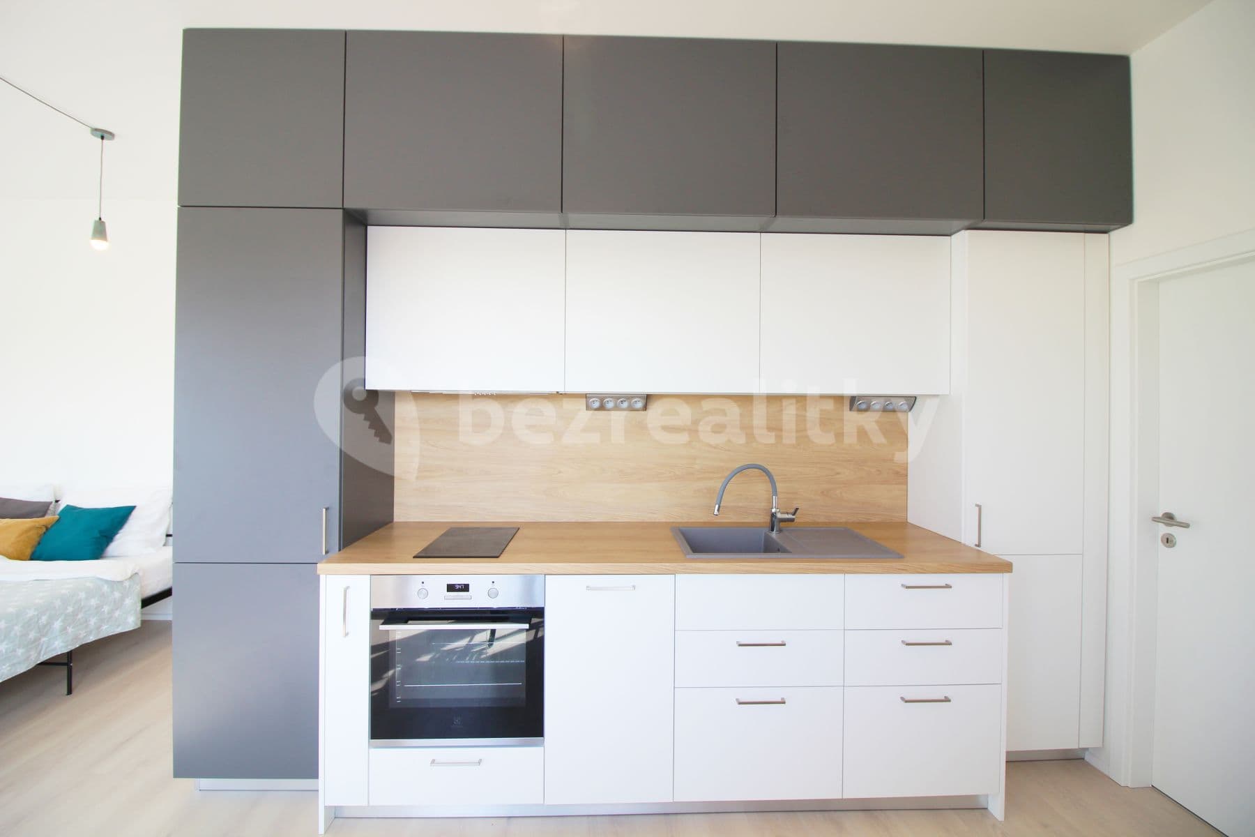 Studio flat to rent, 37 m², Jeronýmova, Brno, Jihomoravský Region Studio flat to rent, 37 m², Jeronýmova, Brno, Jihomoravský Region