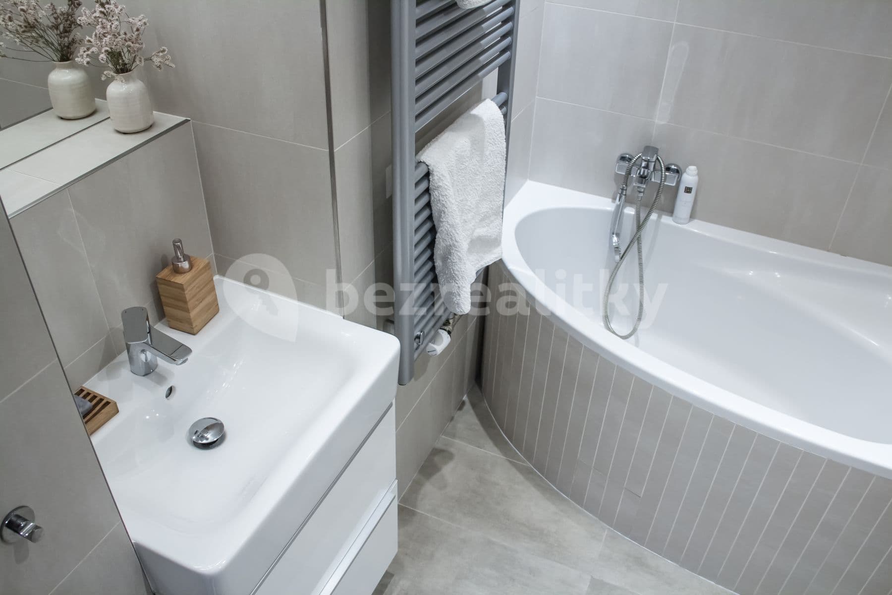 1 bedroom with open-plan kitchen flat to rent, 50 m², Vodárenská, Prague, Prague 1 bedroom with open-plan kitchen flat to rent, 50 m², Vodárenská, Prague, Prague