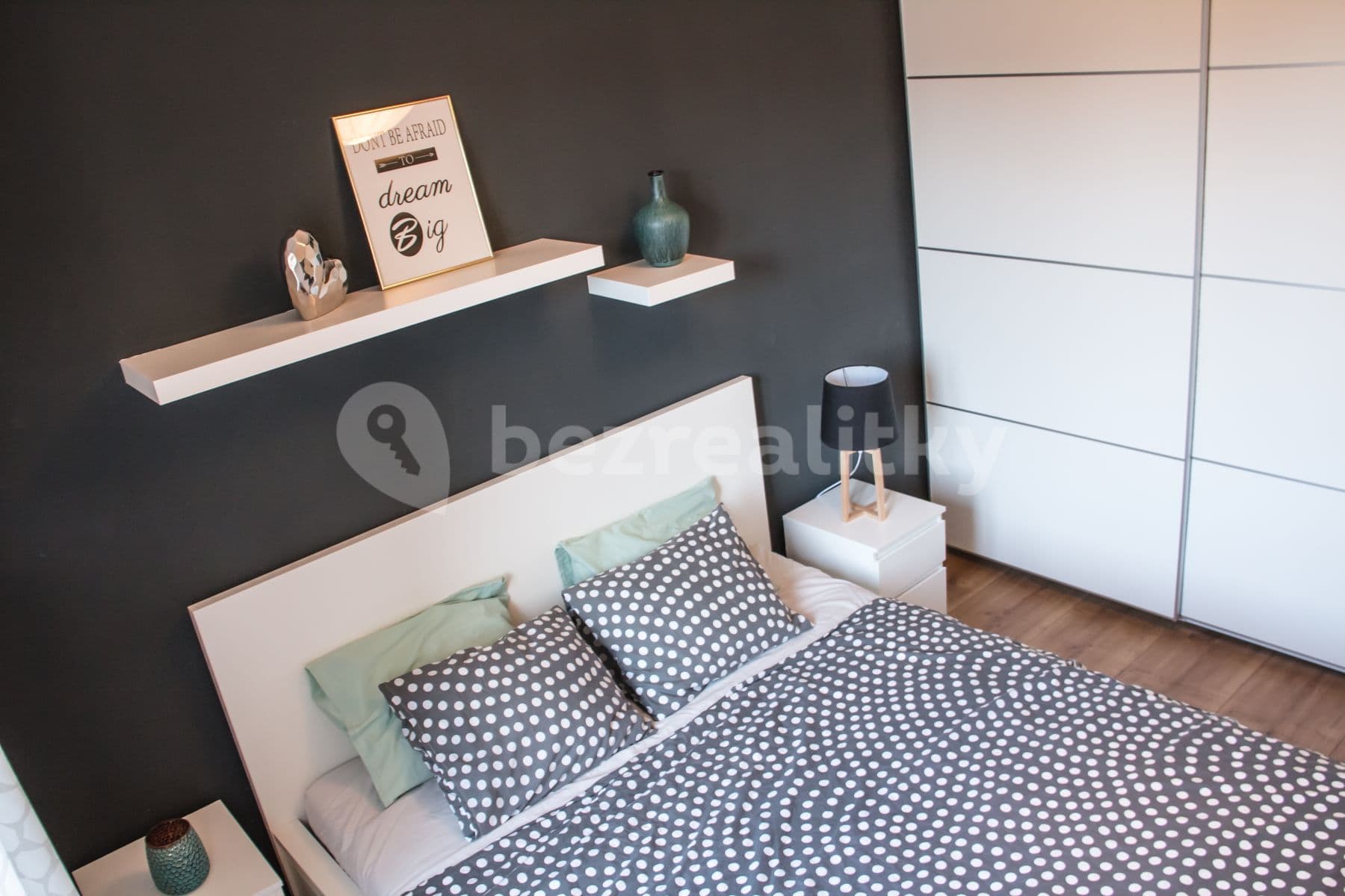 1 bedroom with open-plan kitchen flat to rent, 50 m², Vodárenská, Prague, Prague 1 bedroom with open-plan kitchen flat to rent, 50 m², Vodárenská, Prague, Prague