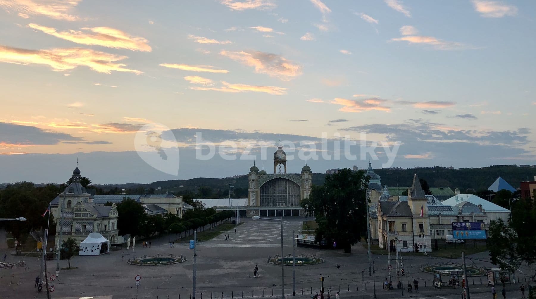 2 bedroom with open-plan kitchen flat to rent, 73 m², Strojnická, Prague, Prague 2 bedroom with open-plan kitchen flat to rent, 73 m², Strojnická, Prague, Prague